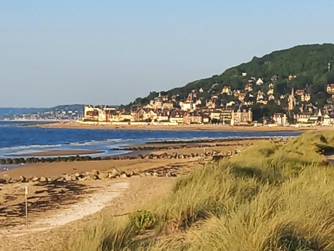 O Douceurs Sucrees Cabourg Bed and Breakfast Exteriör bild